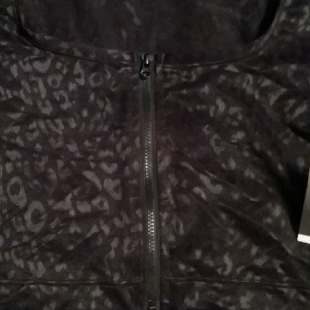 Top - Picture 4 of 4